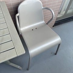 IKEA　ガーデンテーブル＆チェア２脚セットの画像