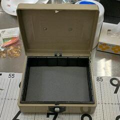0824-111 金庫の画像