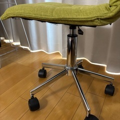 昇降式チェア　黄緑の画像