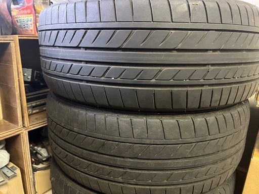 夏タイヤ　215/45/R17 グッドイヤー　22年製