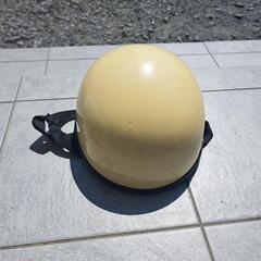 ヘルメット3個の画像
