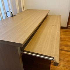 パソコンデスクの画像