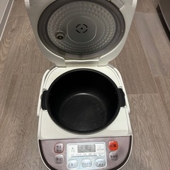 炊飯器の画像
