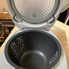 8/25 限定 TOSHIBA　IH炊飯器 RC-6XDの画像