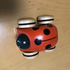 オルゴールカー　てんとう虫　木のおもちゃの画像