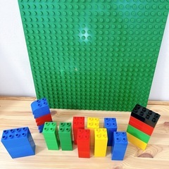 レゴ デュプロ 【廃盤品】特大(38×38)基礎板（緑）10980 ブロック60個ほどの画像