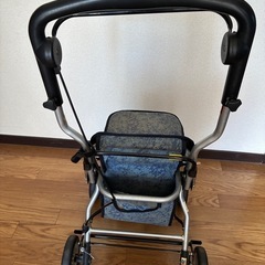 シニア用歩行器
の画像