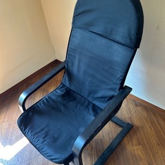木製の椅子の画像