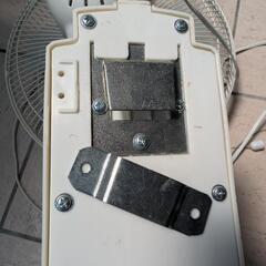 壁かけ扇風機の画像