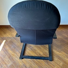 木製の椅子の画像