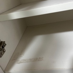 綺麗な食器棚の画像
