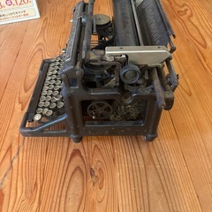 【アンティーク】Underwood タイプライター（動作可・インテリアにも最適）の画像