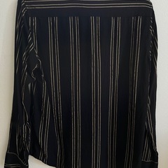 H&M スリムフィット スタンドカラーシャツ ストライプ長袖シャツ メンズの画像