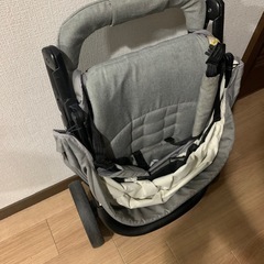 ベビーカー joie ライトトラック4の画像