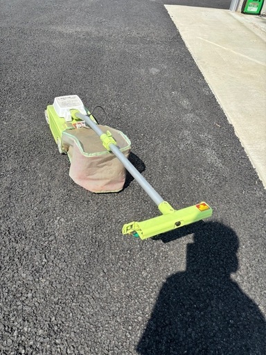 電動芝刈り機