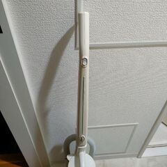 ハンドルが折り畳める　東芝掃除機　(ゴミパック不要)の画像