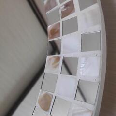 Shell-embedded round mirror の画像