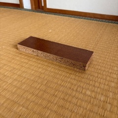 木製のダークブラウン長方形板の画像