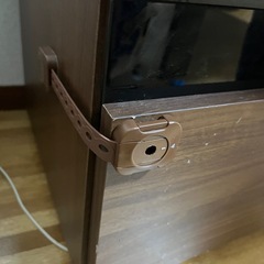 テレビ台と棚の画像