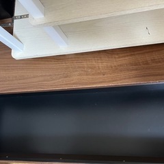 テレビ台と棚の画像