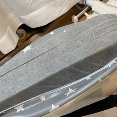 ほぼ新品　西松屋　高さ調整クッション（ライトグレースター）の画像