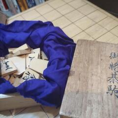 対応中　将棋盤と駒セット　引き取りの画像