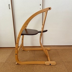 木製キッズチェアの画像