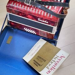 アコーディオン　Tomboの画像