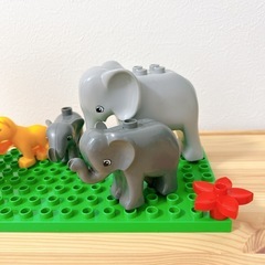 LEGOデュプロ 動物ブロック　基礎板　8×16ポッチ付きの画像
