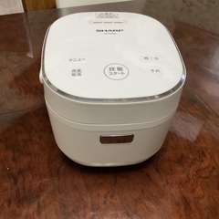 SHARP ジャー炊飯器　2018年製の画像