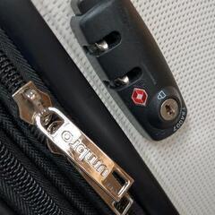 0824-121 スーツケース(鍵無し)の画像