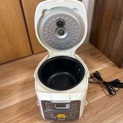 タイガー マイコン炊飯ジャー JAI-R551 しゃもじつきの画像