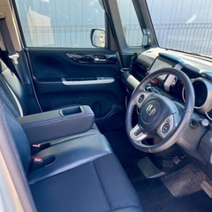 ピカピカなN-BOXカスタム‼️後期ターボ‼️車検2年付き‼️の画像