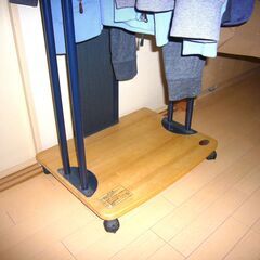 ハンガーラックの画像