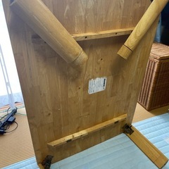 折りたためるローテーブルの画像