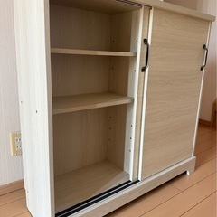 収納棚の画像