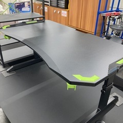 ニトリ　ゲーミングローデスク&シェルフラック2点セットの画像