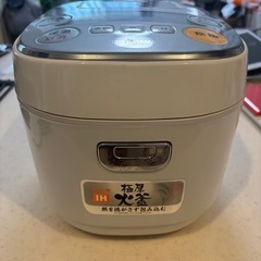 アイリスオーヤマ　炊飯器　3合炊きの画像