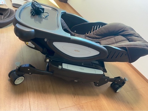 ユラリズム　オート　Aprica　アップリカ