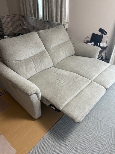 ニトリ　3人掛け電動布張りリクライニングソファ