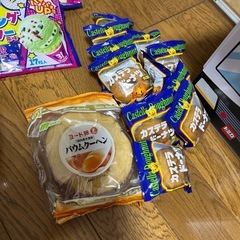 大量お菓子などの画像