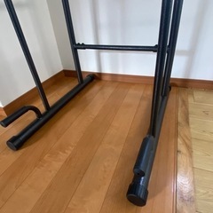ぶら下がり健康器具　懸垂マシン　筋トレの画像