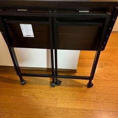 折りたたみテーブルの画像