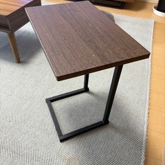 アイリスオーヤマ　サイドテーブルの画像
