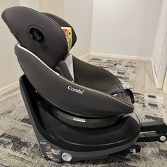 【美品】Combi チャイルドシート CG-UIG（ISOFIX対応）の画像