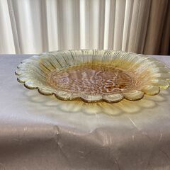 ひまわりデザインの大皿の画像