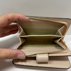 FURLA ベージュ 二つ折り財布の画像