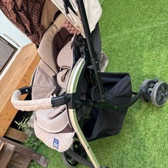 コンビA型ベビーカーの画像