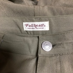 カーキ　パンツの画像