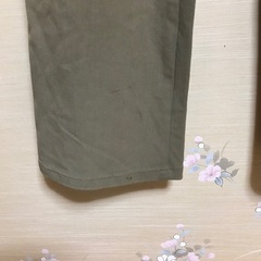 カーキ　パンツの画像